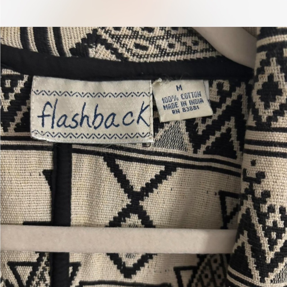 Flashback Cropped Aztec Jacket Size Medium - image 4